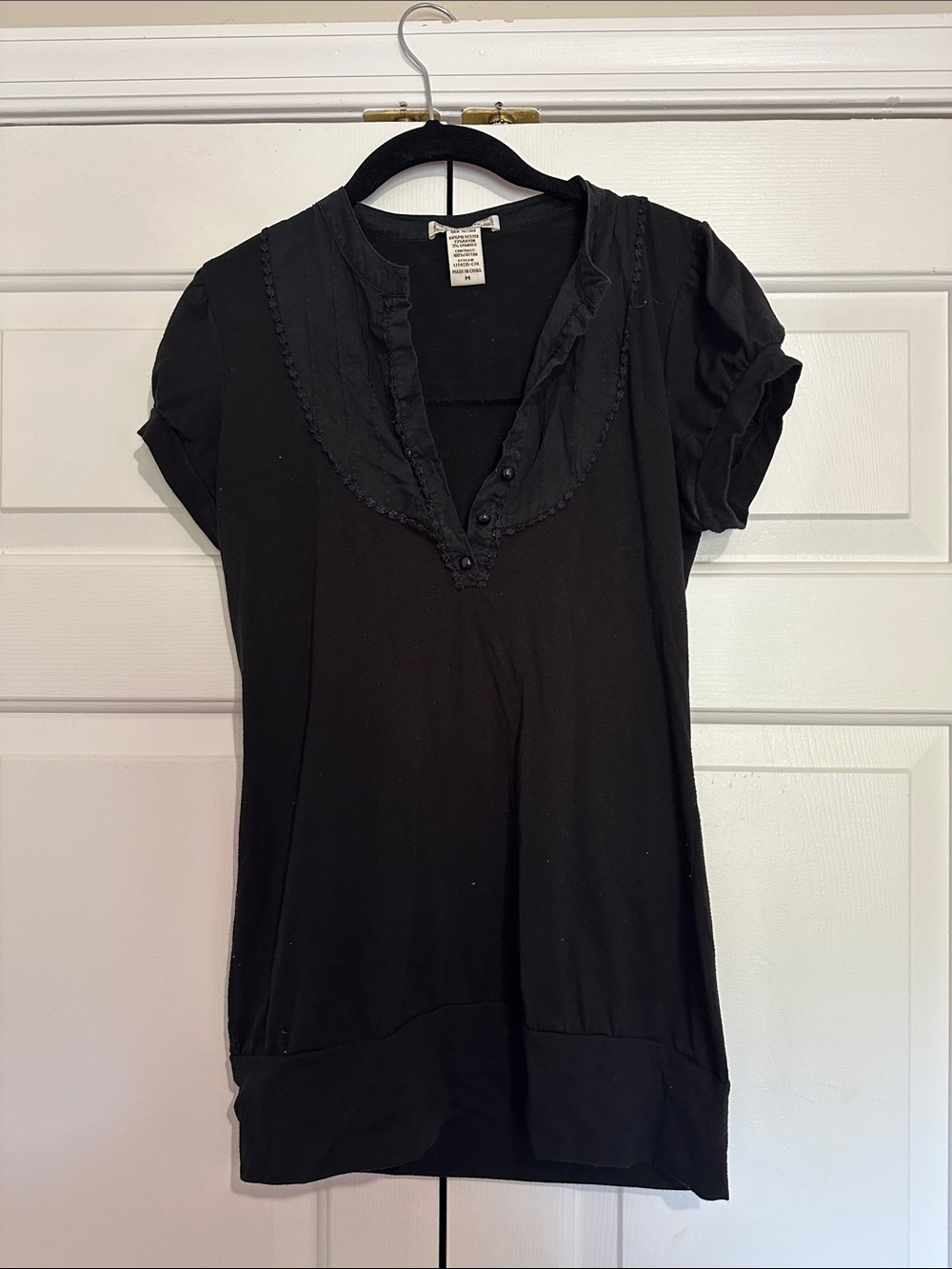 6 degrees Black Short-Sleeve Ruffle V-Neck Top